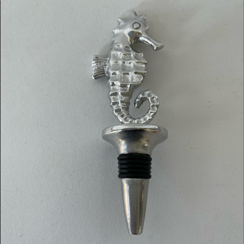 Mariposa Seahorse Bottle Stopper - Picture 3 of 5
